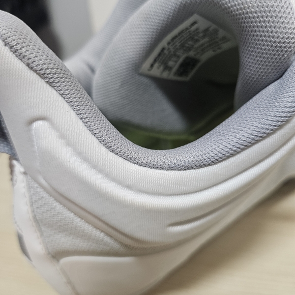 Under Armour Command MC Mid Lacrosse Cleats White Gray 3025639-100 Men's Size 10 - Picture 9 of 9